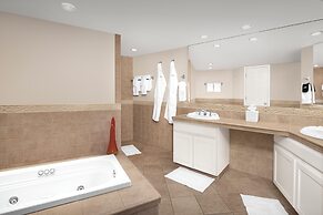 Ashland Hills Hotel & Suites