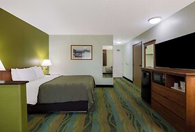 Quality Inn & Suites Medford Airport