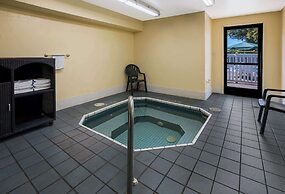 Quality Inn & Suites Medford Airport