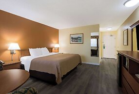 Quality Inn & Suites Medford Airport