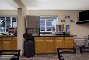 Quality Inn & Suites Medford Airport