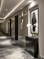 Vogue Hotel Montreal Downtown, Curio Collection by Hilton
