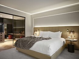Vogue Hotel Montreal Downtown, Curio Collection by Hilton