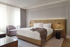 Vogue Hotel Montreal Downtown, Curio Collection by Hilton