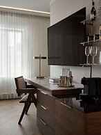 Vogue Hotel Montreal Downtown, Curio Collection by Hilton