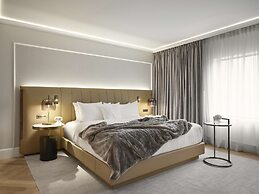 Vogue Hotel Montreal Downtown, Curio Collection by Hilton