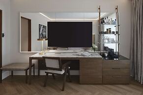 Vogue Hotel Montreal Downtown, Curio Collection by Hilton