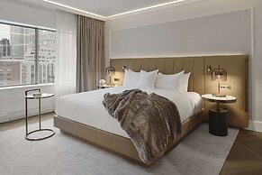 Vogue Hotel Montreal Downtown, Curio Collection by Hilton