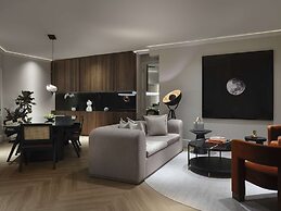 Vogue Hotel Montreal Downtown, Curio Collection by Hilton