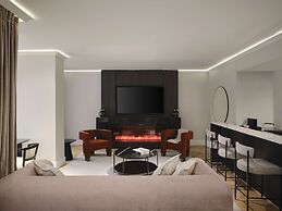 Vogue Hotel Montreal Downtown, Curio Collection by Hilton