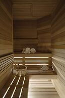 Vogue Hotel Montreal Downtown, Curio Collection by Hilton