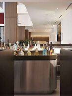Vogue Hotel Montreal Downtown, Curio Collection by Hilton
