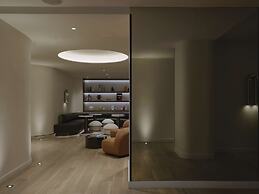 Vogue Hotel Montreal Downtown, Curio Collection by Hilton