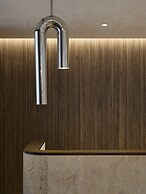 Vogue Hotel Montreal Downtown, Curio Collection by Hilton