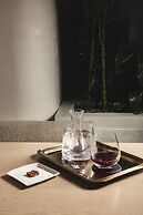 Vogue Hotel Montreal Downtown, Curio Collection by Hilton