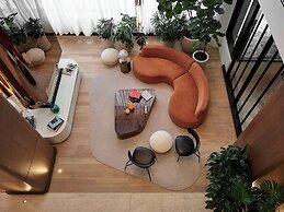 Vogue Hotel Montreal Downtown, Curio Collection by Hilton