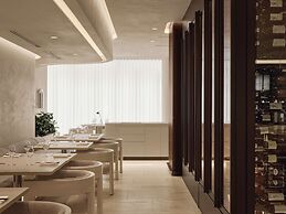 Vogue Hotel Montreal Downtown, Curio Collection by Hilton