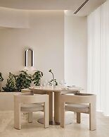 Vogue Hotel Montreal Downtown, Curio Collection by Hilton