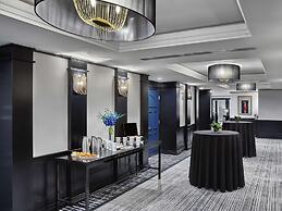 Vogue Hotel Montreal Downtown, Curio Collection by Hilton
