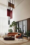 Vogue Hotel Montreal Downtown, Curio Collection by Hilton