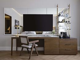 Vogue Hotel Montreal Downtown, Curio Collection by Hilton