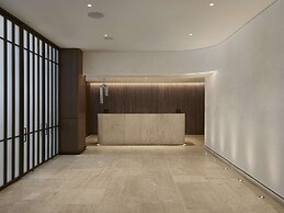 Vogue Hotel Montreal Downtown, Curio Collection by Hilton
