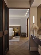 Vogue Hotel Montreal Downtown, Curio Collection by Hilton