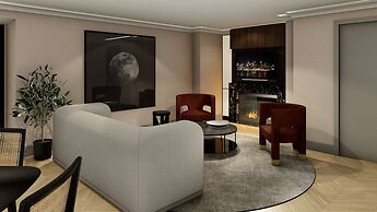 Vogue Hotel Montreal Downtown, Curio Collection by Hilton