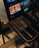 Vogue Hotel Montreal Downtown, Curio Collection by Hilton