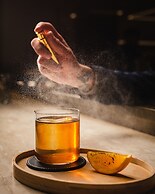 Vogue Hotel Montreal Downtown, Curio Collection by Hilton