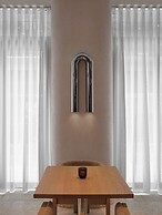 Vogue Hotel Montreal Downtown, Curio Collection by Hilton