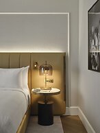 Vogue Hotel Montreal Downtown, Curio Collection by Hilton