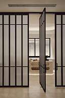 Vogue Hotel Montreal Downtown, Curio Collection by Hilton