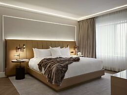 Vogue Hotel Montreal Downtown, Curio Collection by Hilton