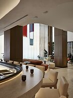 Vogue Hotel Montreal Downtown, Curio Collection by Hilton