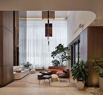 Vogue Hotel Montreal Downtown, Curio Collection by Hilton