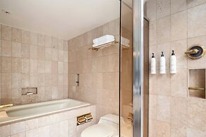 Metropolitan Hotel Vancouver