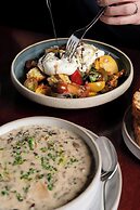 Metropolitan Hotel Vancouver