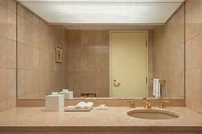 Metropolitan Hotel Vancouver