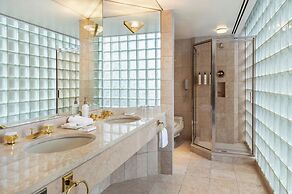 Metropolitan Hotel Vancouver