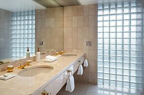 Metropolitan Hotel Vancouver