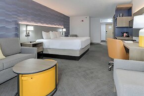 Comfort Inn & Suites At Dollywood Lane