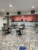 Super 8 Wyndham McAllen Downtown- City Center-Plaza Mall-Airport