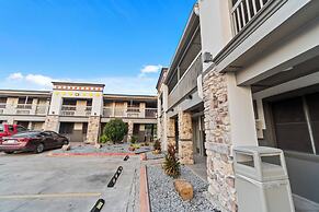 Super 8 Wyndham McAllen Downtown- City Center-Plaza Mall-Airport