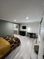 Super 8 Wyndham McAllen Downtown- City Center-Plaza Mall-Airport