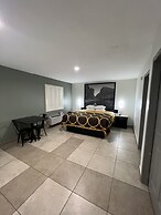 Super 8 Wyndham McAllen Downtown- City Center-Plaza Mall-Airport