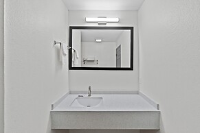 Super 8 Wyndham McAllen Downtown- City Center-Plaza Mall-Airport