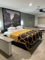 Super 8 Wyndham McAllen Downtown- City Center-Plaza Mall-Airport