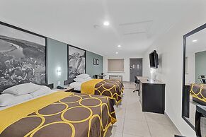 Super 8 Wyndham McAllen Downtown- City Center-Plaza Mall-Airport