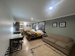 Super 8 Wyndham McAllen Downtown- City Center-Plaza Mall-Airport